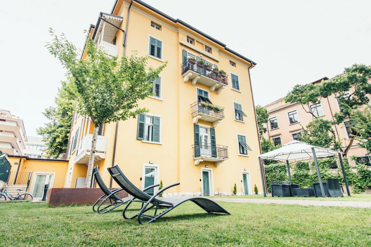 Alpencity Suites Trento Luaran gambar